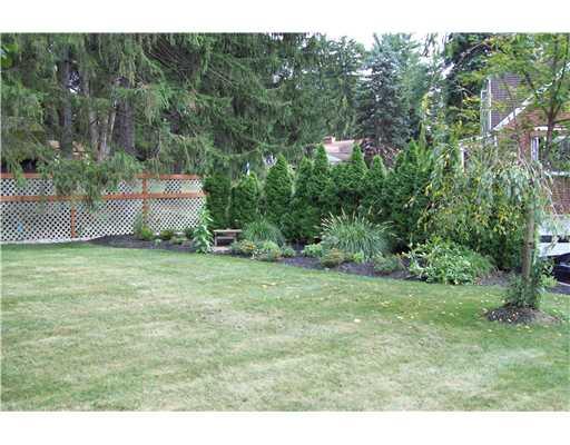 6071 Library Road Bethel Park, PA 15102 - Photo 4 of 14 Yard/Garden.
