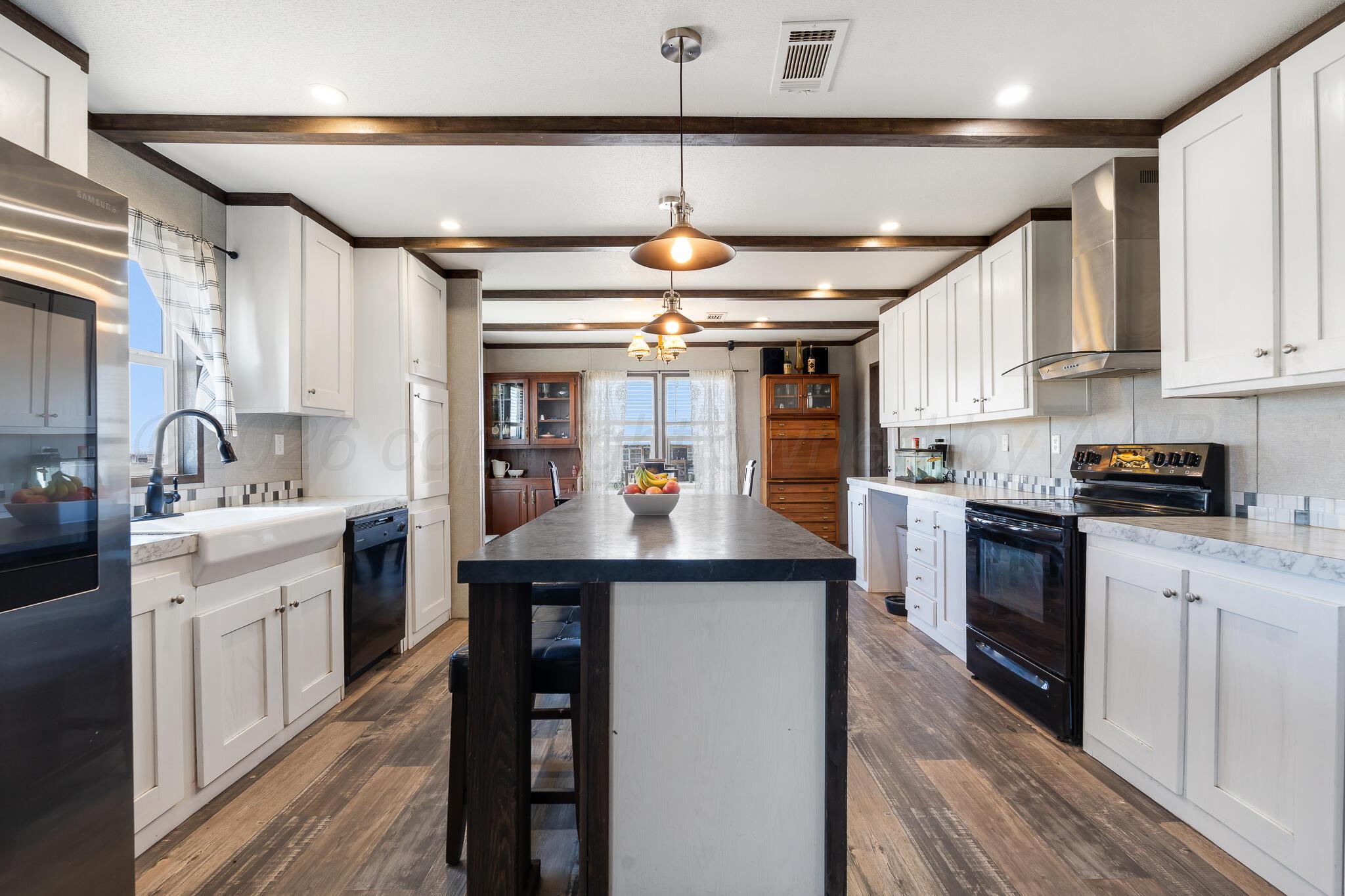 11401 Anderson Road Amarillo, TX 79118 - Photo 6 of 59 Kitchen