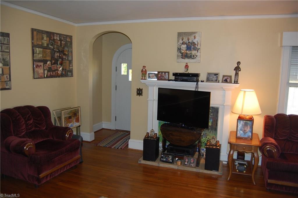 170 Blue Ridge Avenue Elkin, NC 28621 - Photo 3 of 24 Gallery Image 3