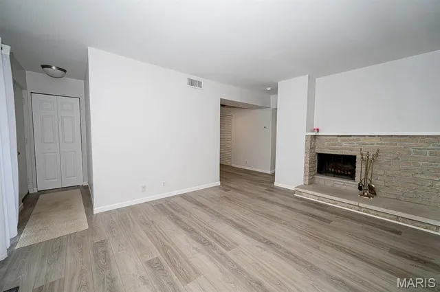$119,900 | 648 Coeur De Royale Drive, Unit B, Creve Coeur, MO 63141