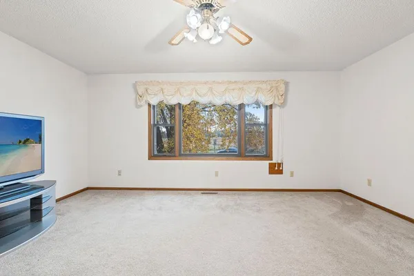 $422,500 | 425 West Franklin Street, Morristown, MN 55052