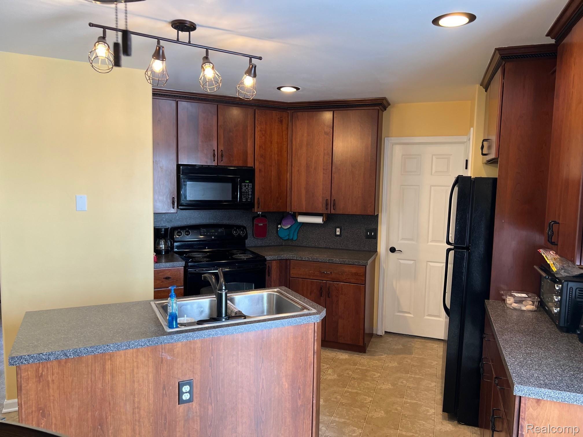 3159 East Burnside Road North Branch, MI 48461 - Photo 6 of 24 IMG_1246.jpg