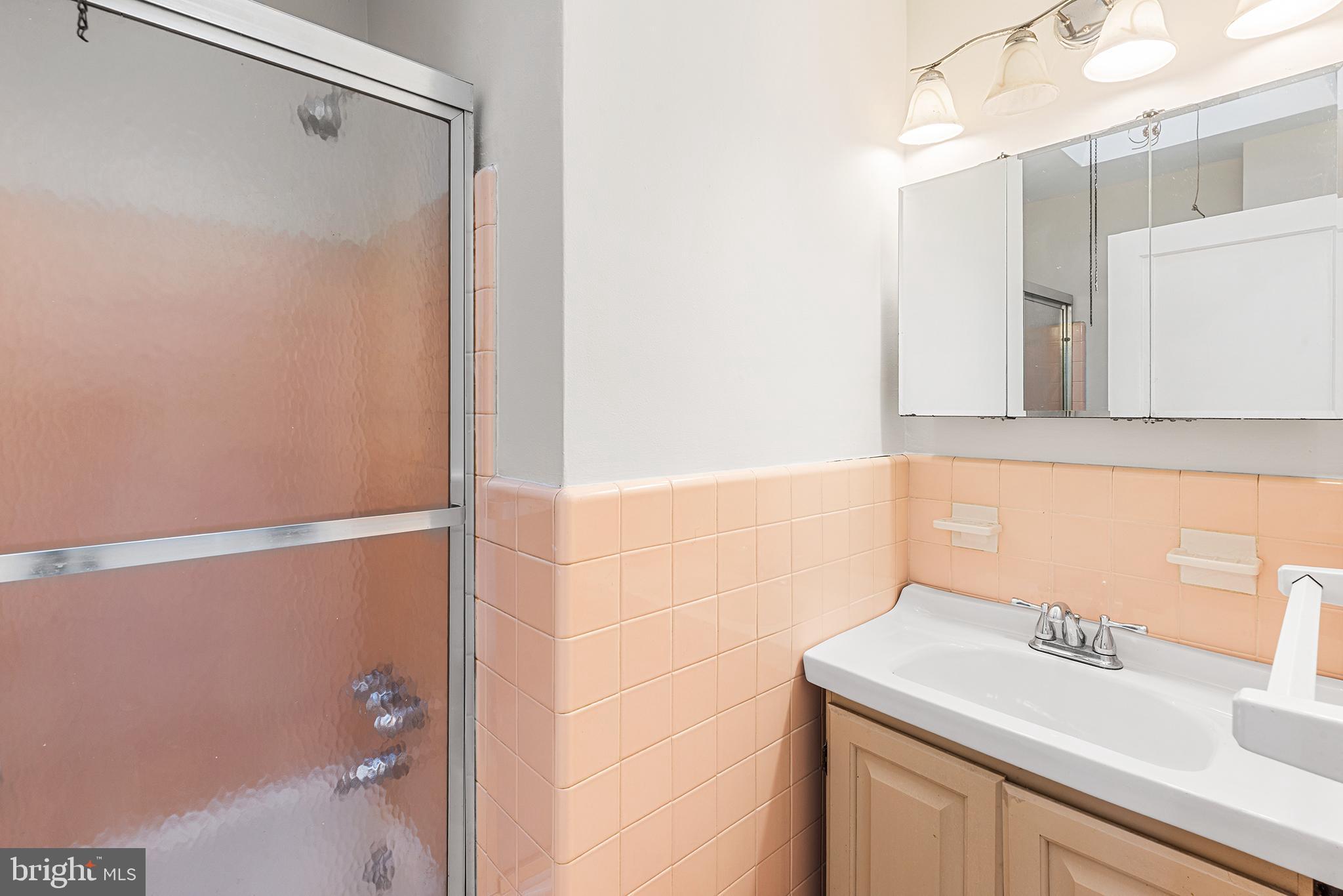 6803 Algard Street Philadelphia, PA 19135 - Photo 11 of 18