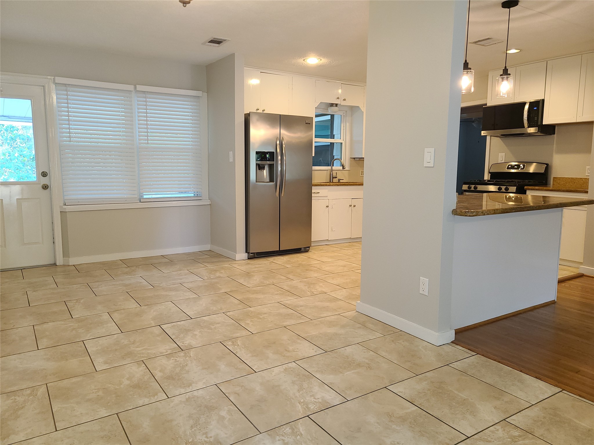 3314 Rochdale Street Houston, TX 77025 - Photo 2 of 11