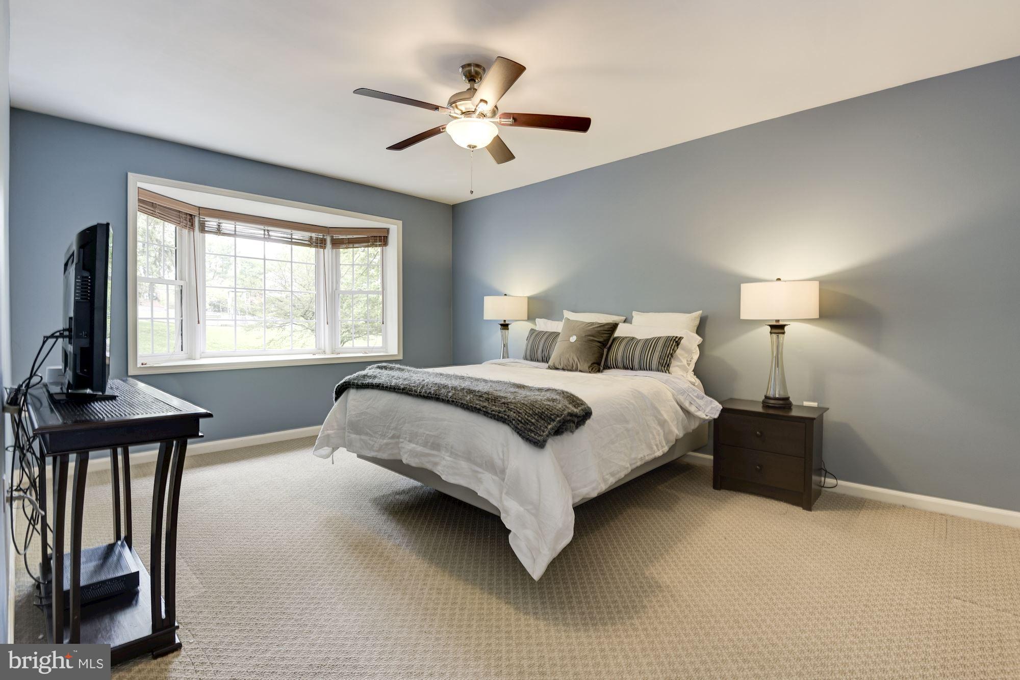1002 Moorefield Creek Road Southwest Vienna, VA 22180 - Photo 15 of 28 Upper Level - Main Bedroom