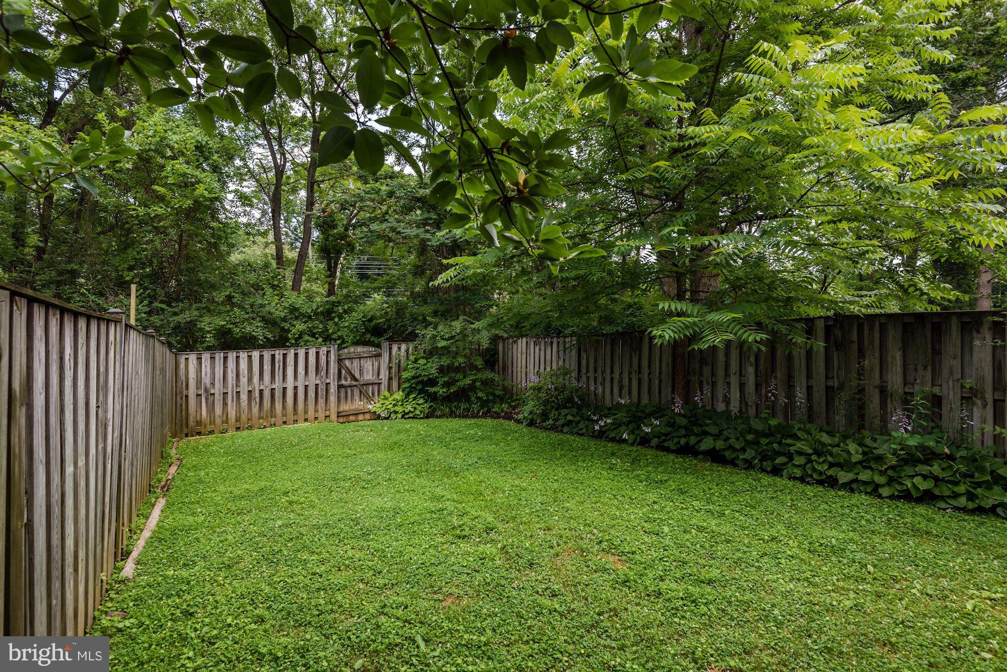 1002 Moorefield Creek Road Southwest Vienna, VA 22180 - Photo 26 of 28 Fenced-in Yard