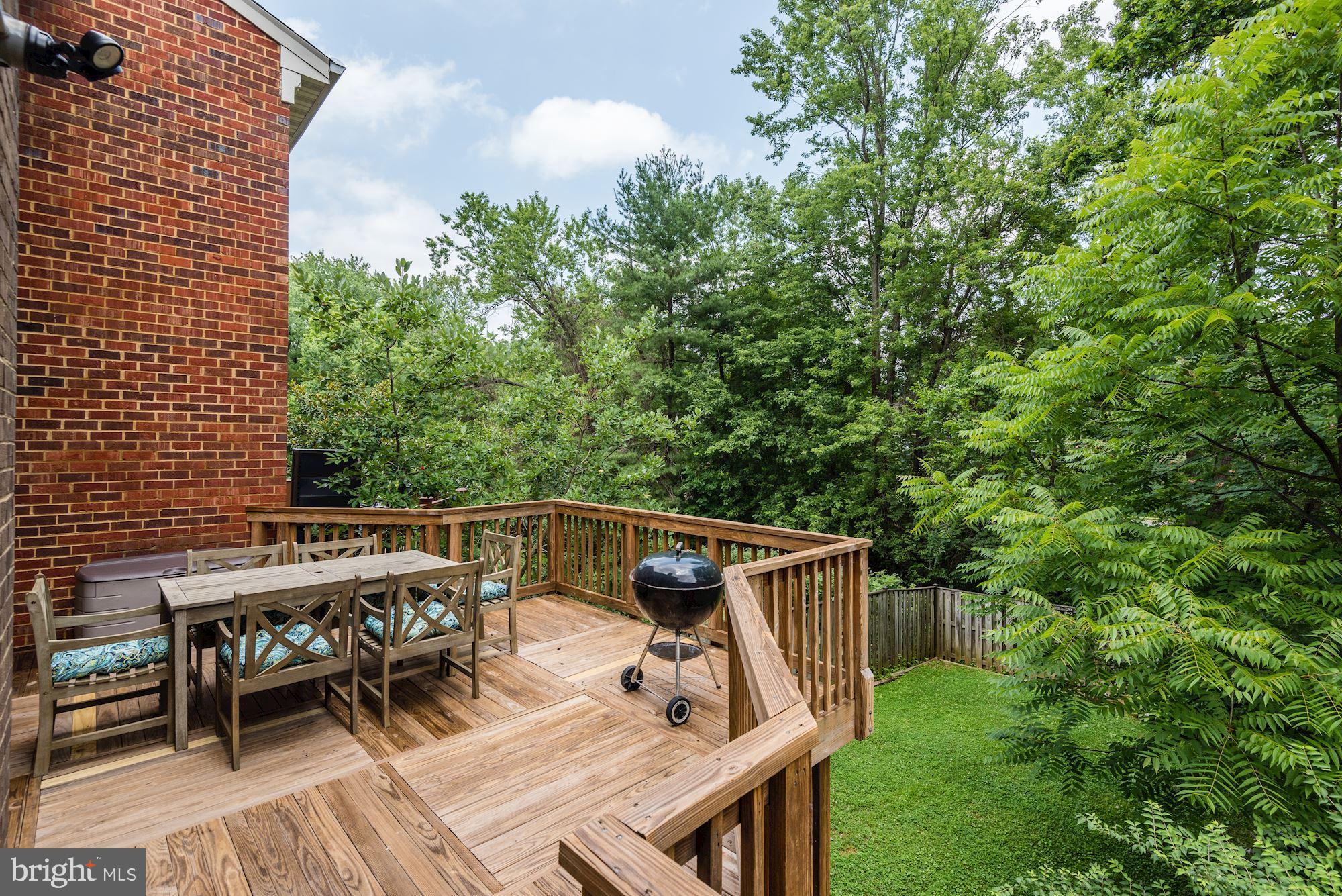 1002 Moorefield Creek Road Southwest Vienna, VA 22180 - Photo 7 of 28 Rear Deck