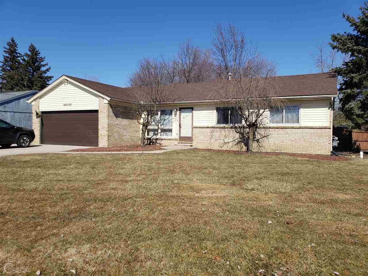 49003 Sugarbush Road New Baltimore, MI 48047 - Photo 2 of 29 31374294-1.JPG