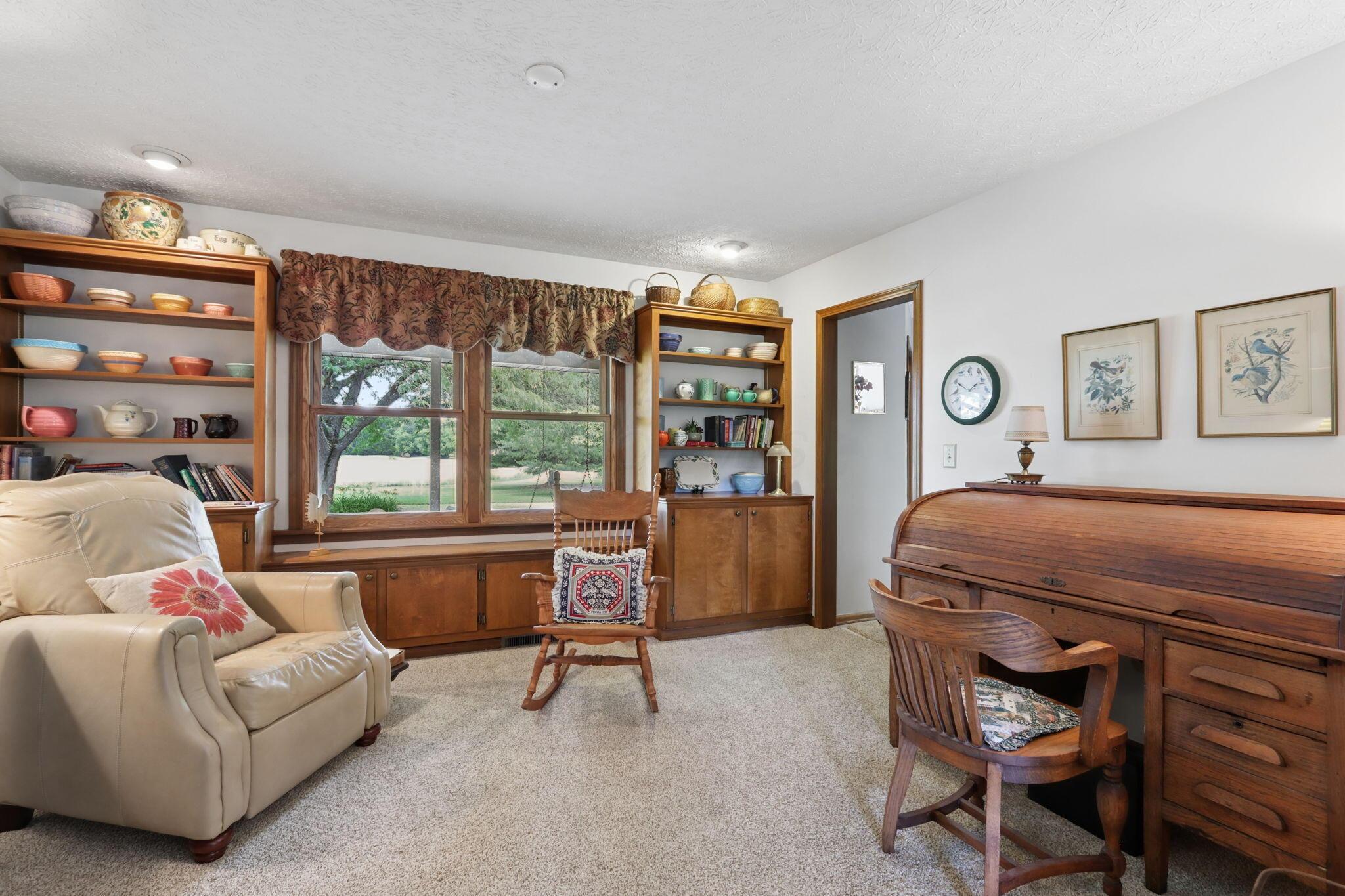 1525 Cole Road Columbus, OH 43228 - Photo 17 of 92