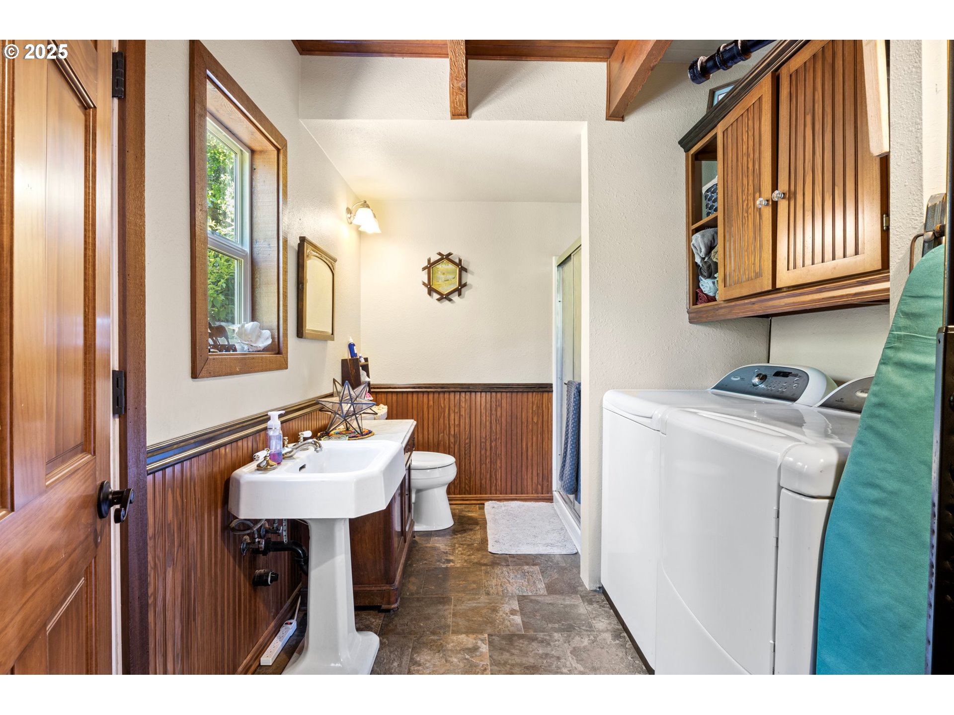 38350 McKenzie Highway Springfield, OR 97478 - Photo 24 of 34 Bathroom