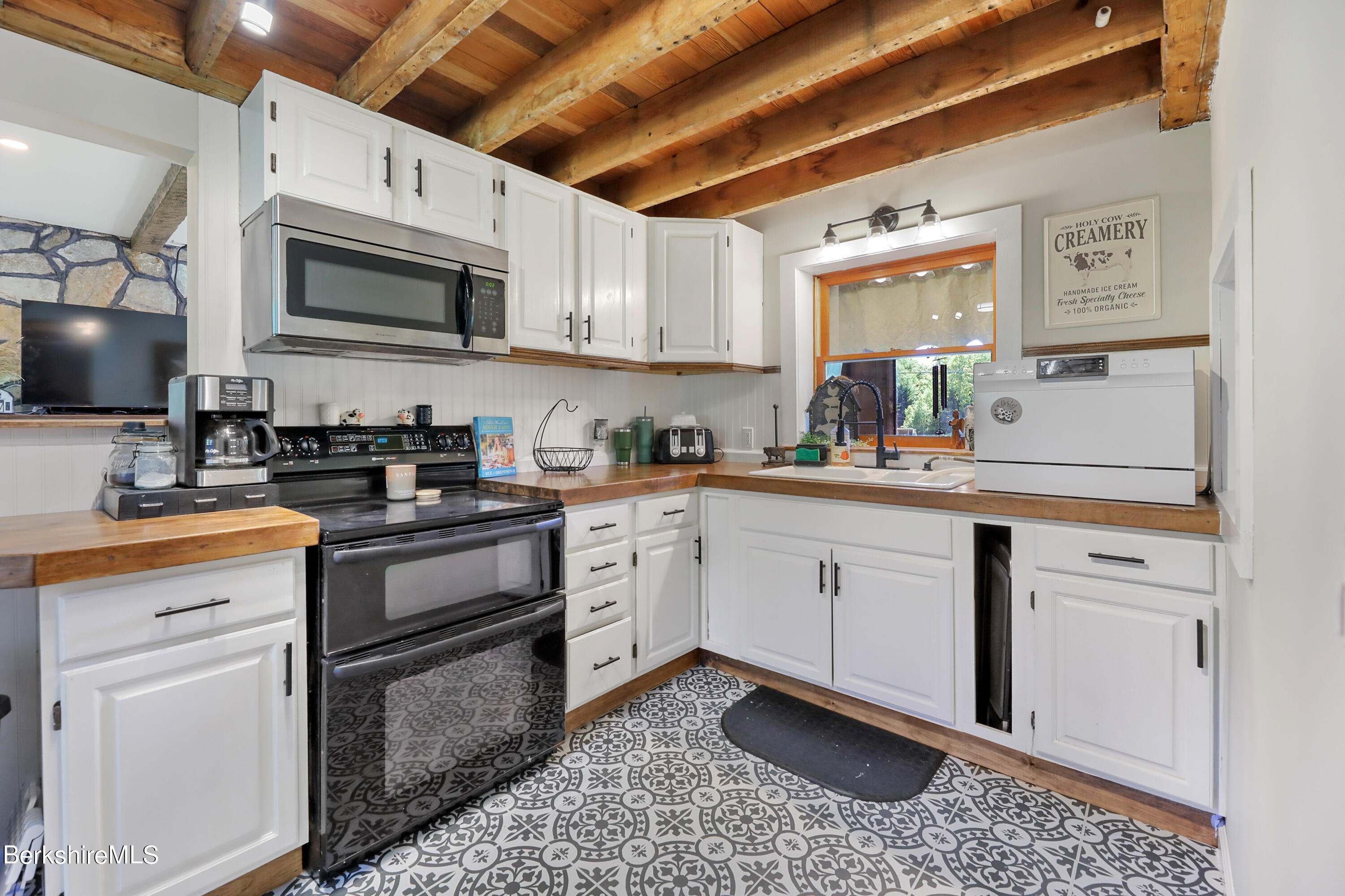 167 Loop Road Savoy, MA 01256 - Photo 8 of 26 40 Kitchen