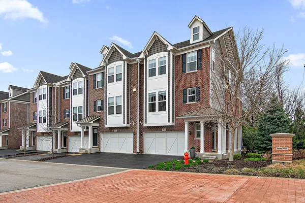 $590,000 | 903 Coletta Circle, Naperville, IL 60563