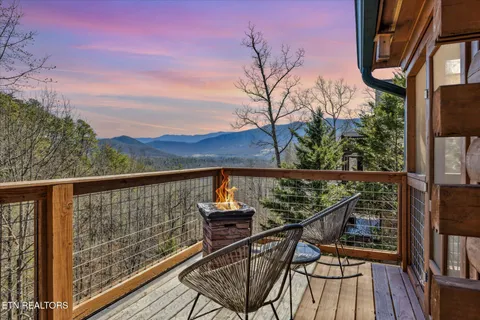 $999,999 | 228 Tolliver Trail, Townsend, TN 37882