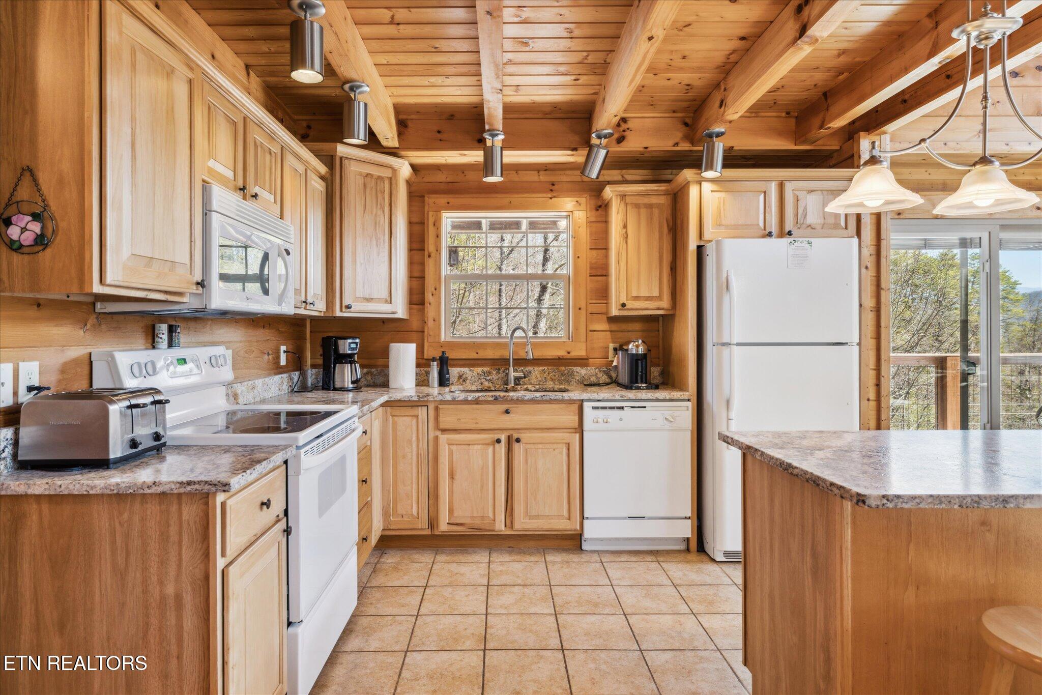 228 Tolliver Trail Townsend, TN 37882 - Photo 13 of 46 14-IMG_0201