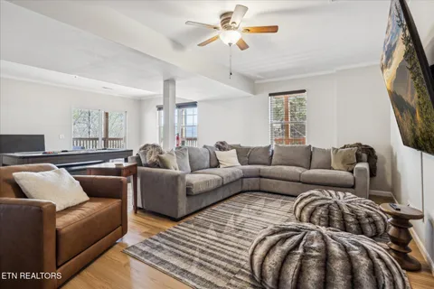 $999,999 | 228 Tolliver Trail, Townsend, TN 37882