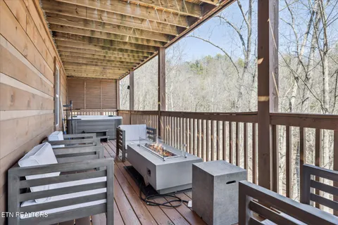 $999,999 | 228 Tolliver Trail, Townsend, TN 37882