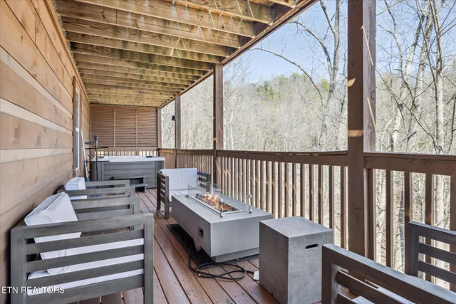 $999,999 | 228 Tolliver Trail, Townsend, TN 37882