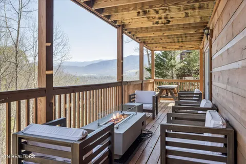 $999,999 | 228 Tolliver Trail, Townsend, TN 37882