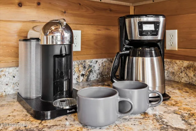 $999,999 | 228 Tolliver Trail, Townsend, TN 37882