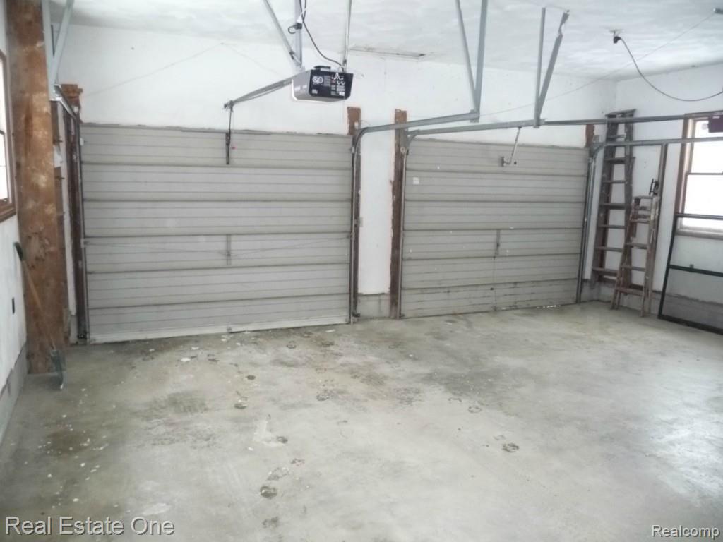 5981 West Hayner Road Fowlerville, MI 48836 - Photo 30 of 31 2 CAR GARAGE