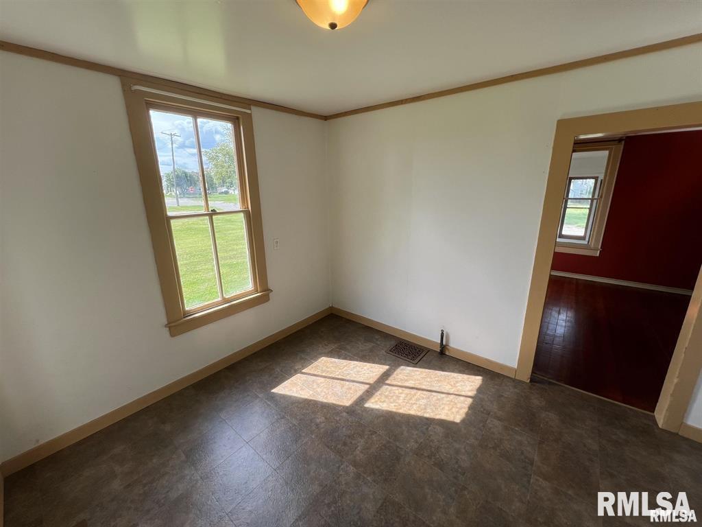 552 East Locust Street Canton, IL 61520 - Photo 9 of 10