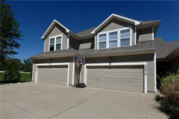 $320,000 | 34212 West 90th Circle, De Soto, KS 66018