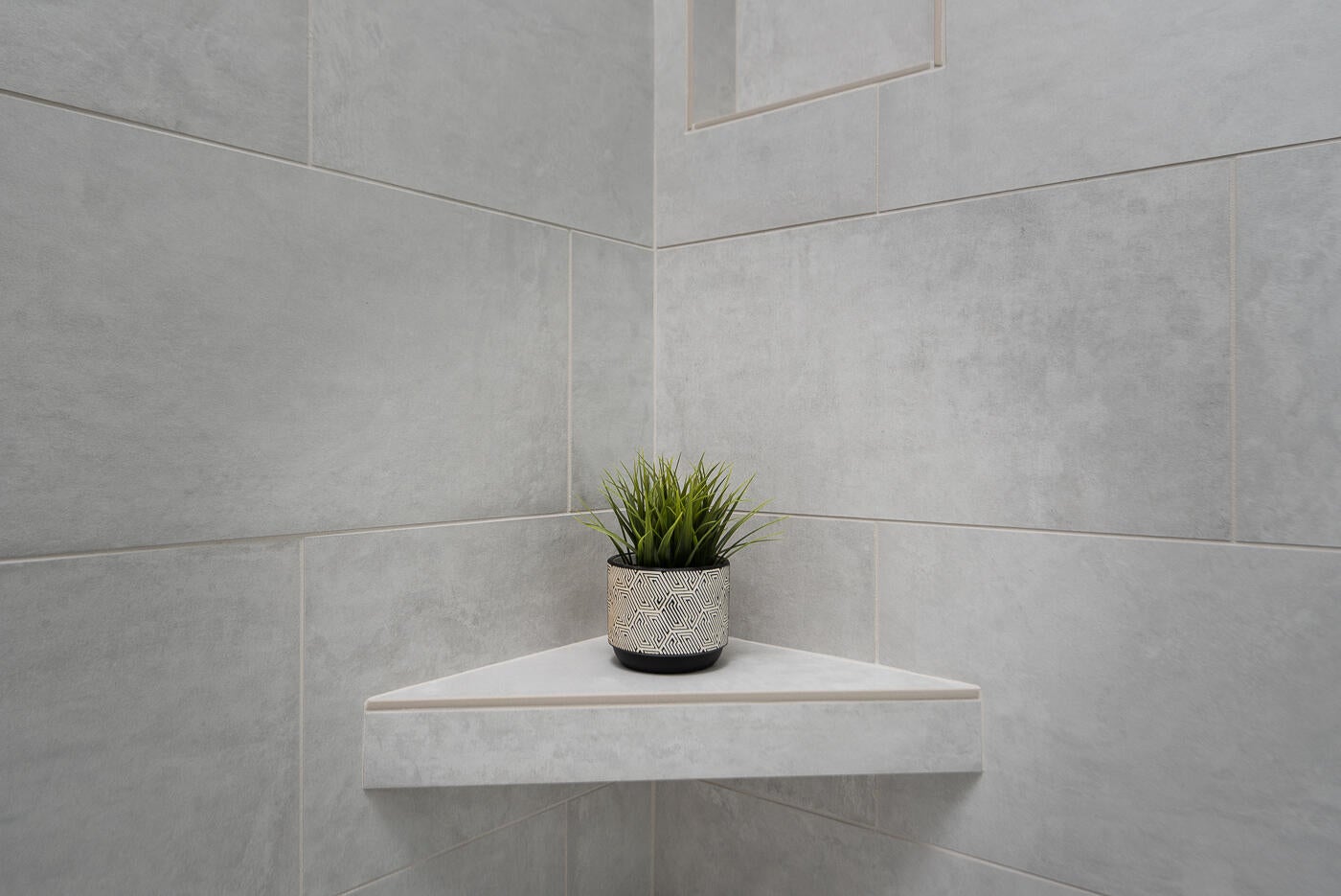 20506 Murphy Road, Unit LOT 42 Bend, OR 97702 - Photo 24 of 33 Primary Tile Shower