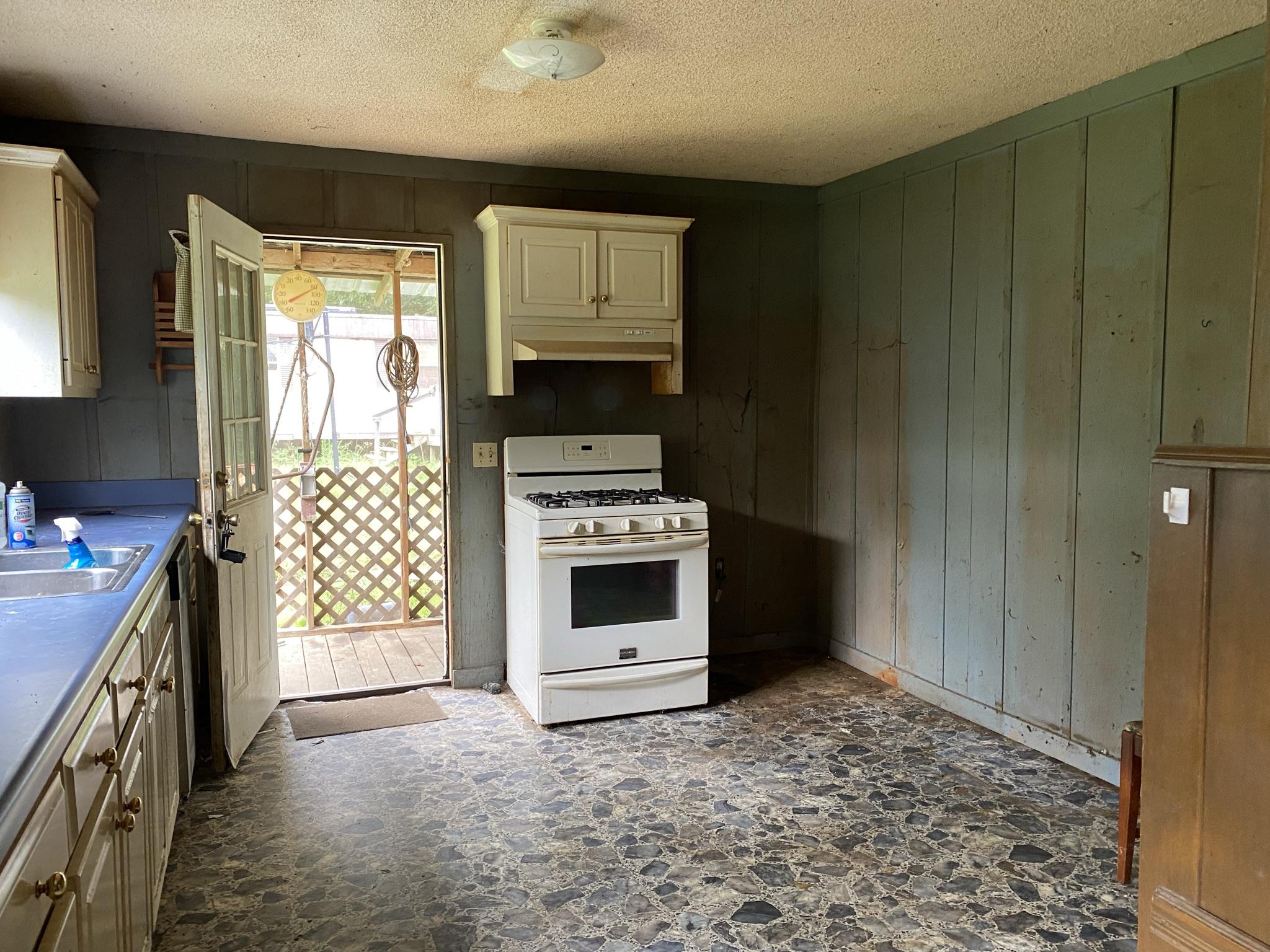 259 Cooper Road Trenton, GA 30752 - Photo 10 of 15 IMG_3162
