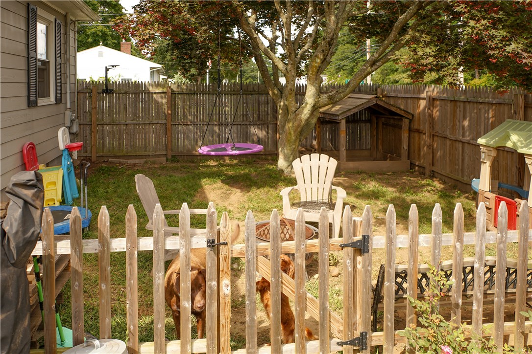 2 Lorraine Avenue Coventry, RI 02816 - Photo 5 of 18
