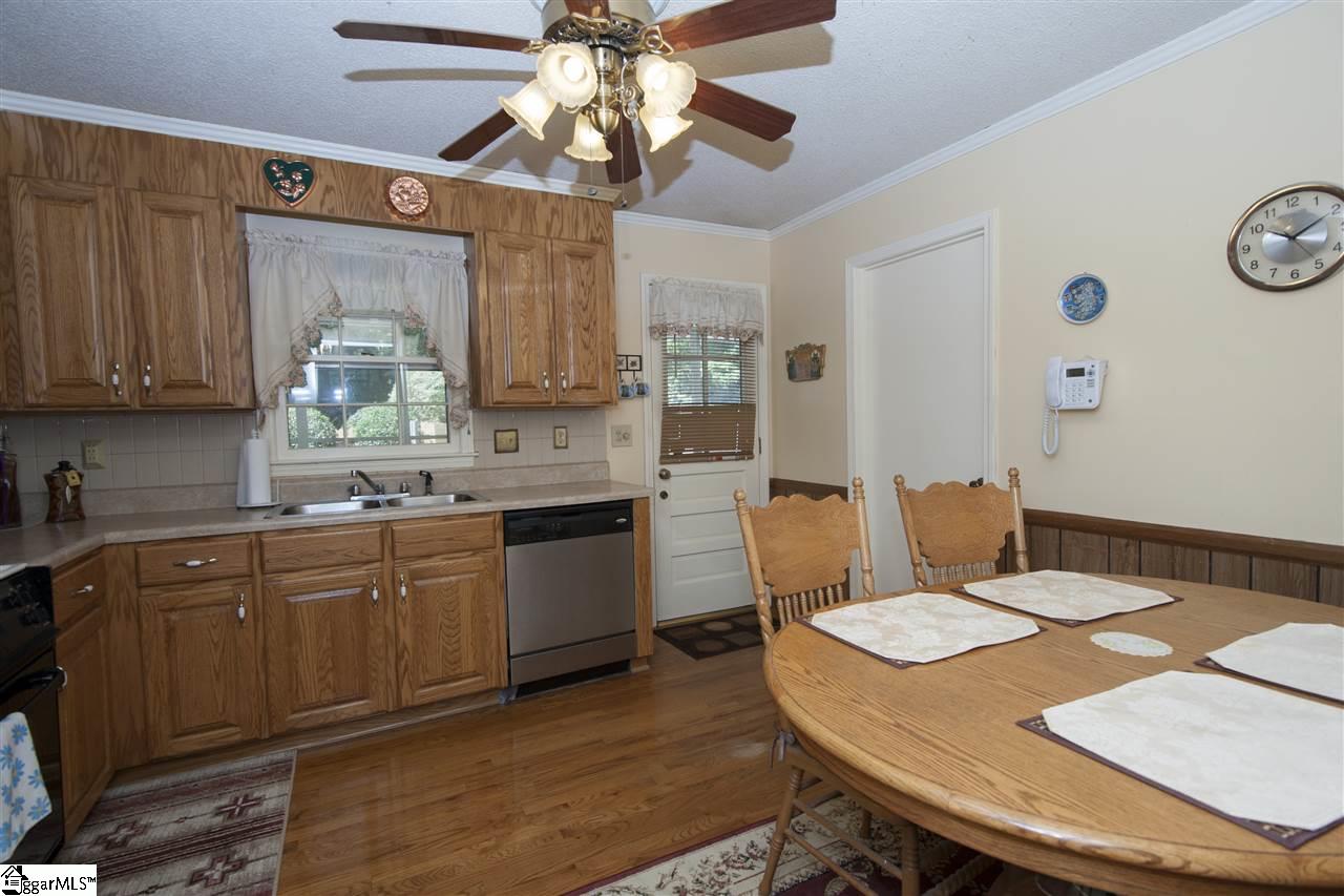 904 Standing Springs Road Greenville, SC 29605 - Photo 6 of 35 Gallery Image 6