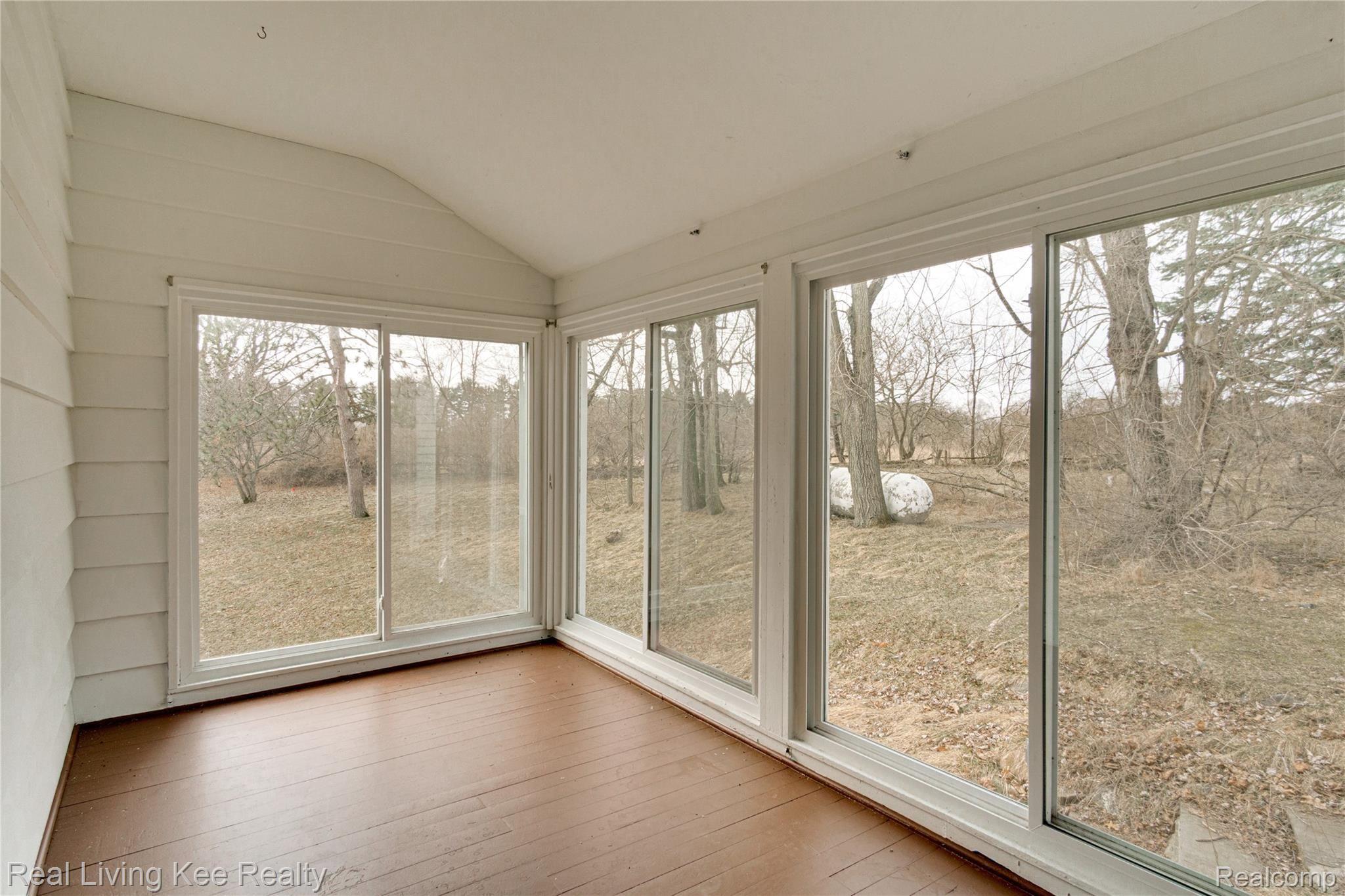 1267 Lake George Road Oakland, MI 48363 - Photo 73 of 80 Interiors (44 of 55).jpg