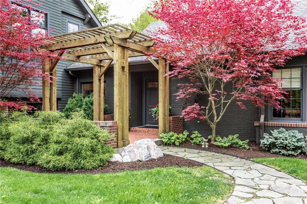 8217 Spring Mill Road Indianapolis, IN 46260 - Photo 8 of 9 Gallery Image 8