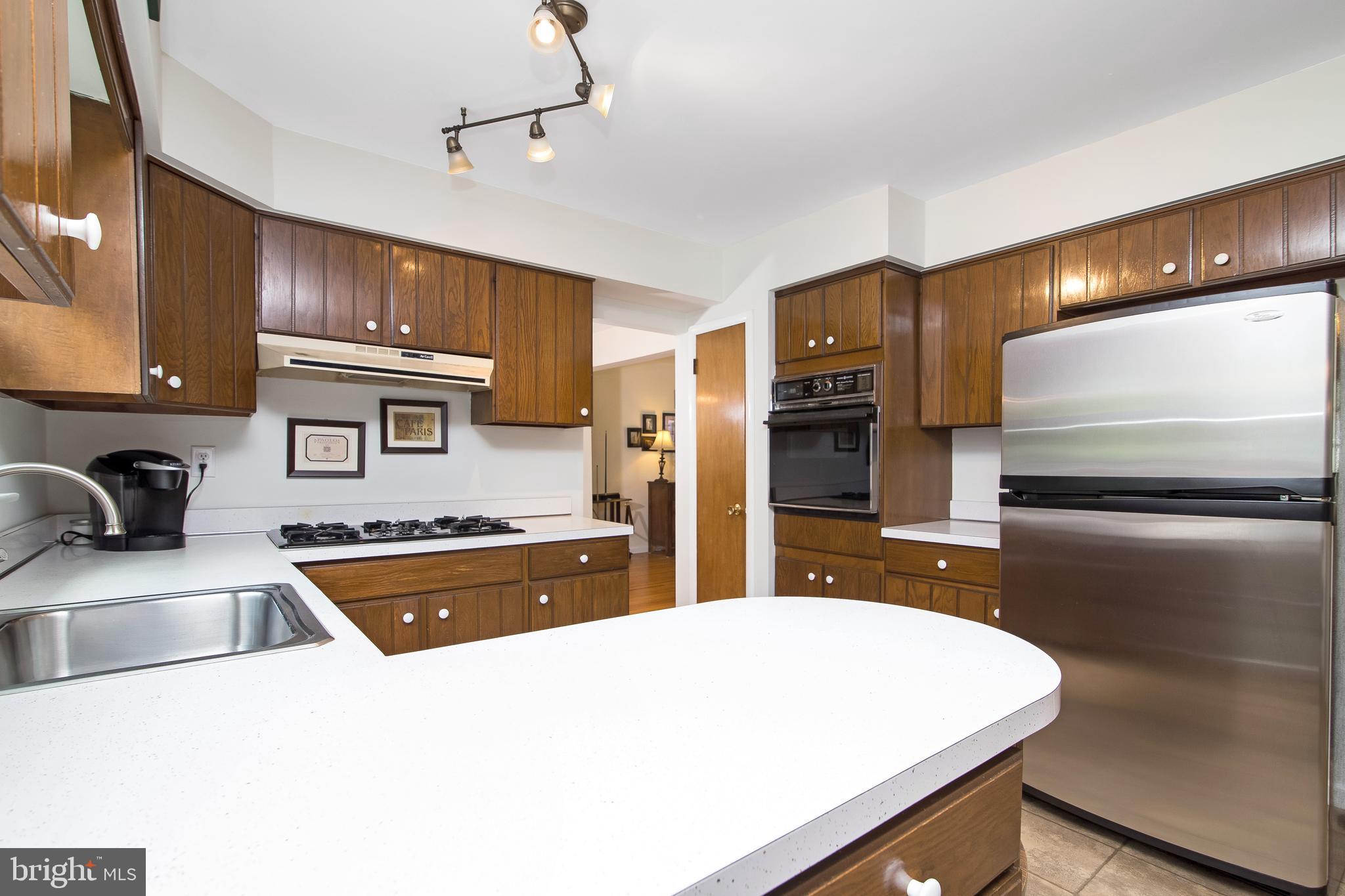 414 St David Drive Mount Laurel, NJ 08054 - Photo 7 of 34 Kitchen & Stainless Steel Refrigerator