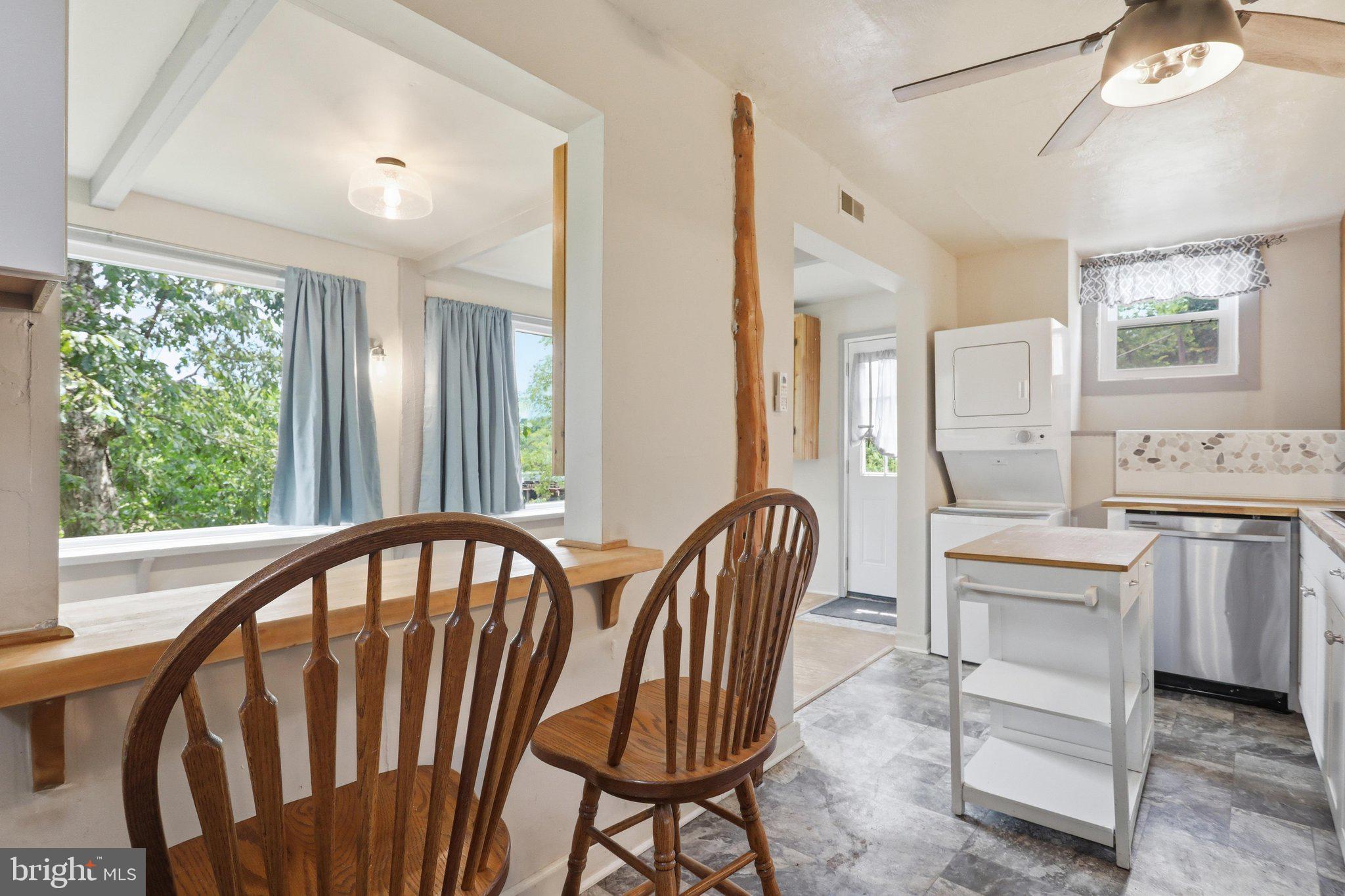 12527 Rockdale Road Clear Spring, MD 21722 - Photo 9 of 25 Dining area