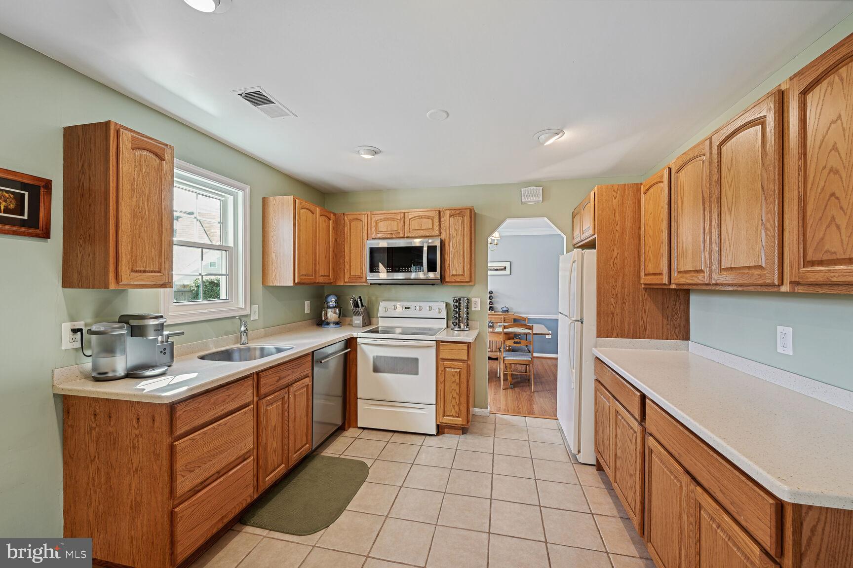 7107 Whetstone Road Alexandria, VA 22306 - Photo 8 of 35 Gallery Image 8