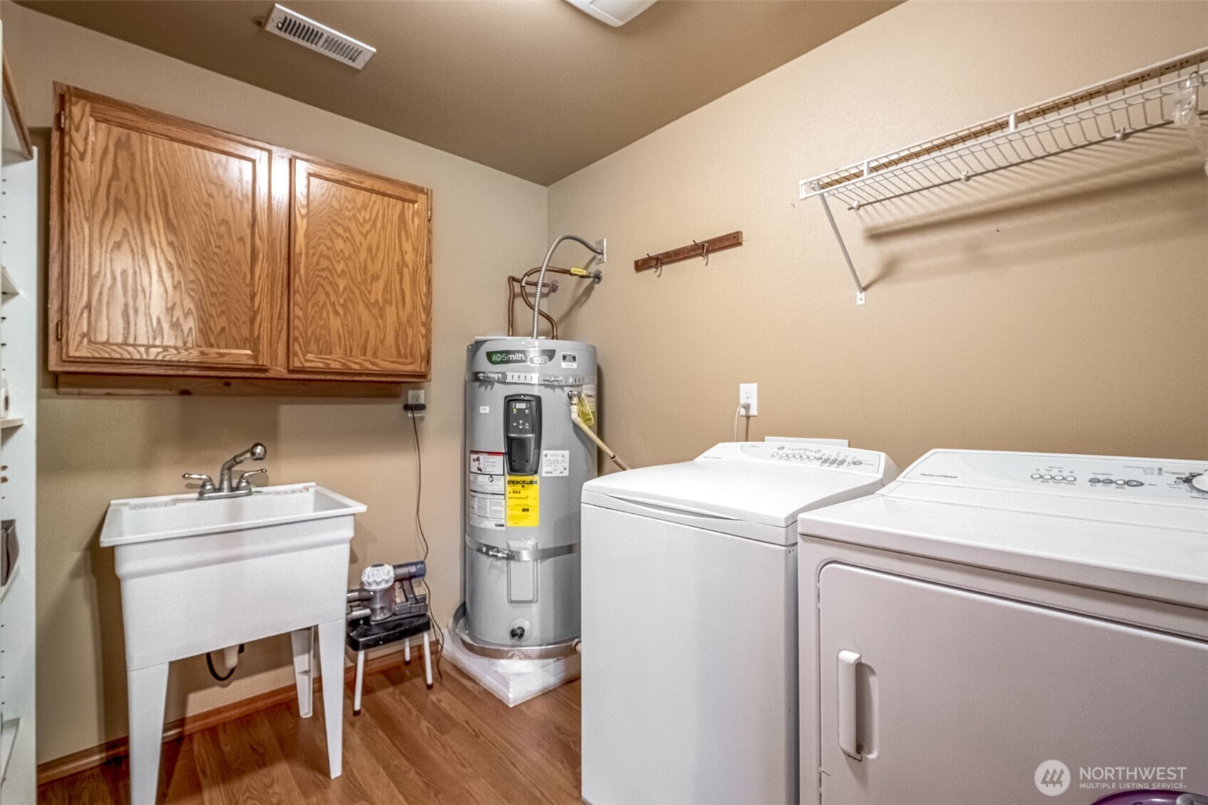 5197 Regan Road Cashmere, WA 98815 - Photo 11 of 29 a utility room with dryer and washer