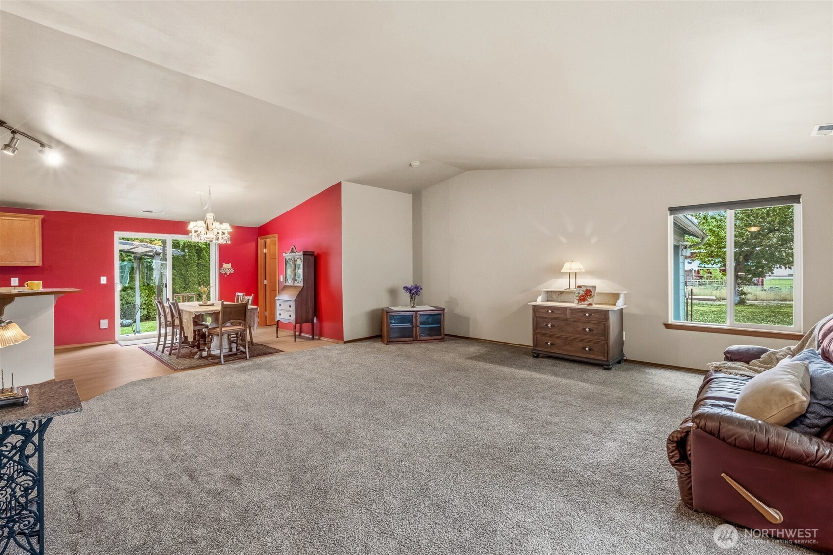 5197 Regan Road Cashmere, WA 98815 - Photo 3 of 29 a view of a livingroom with furniture and window