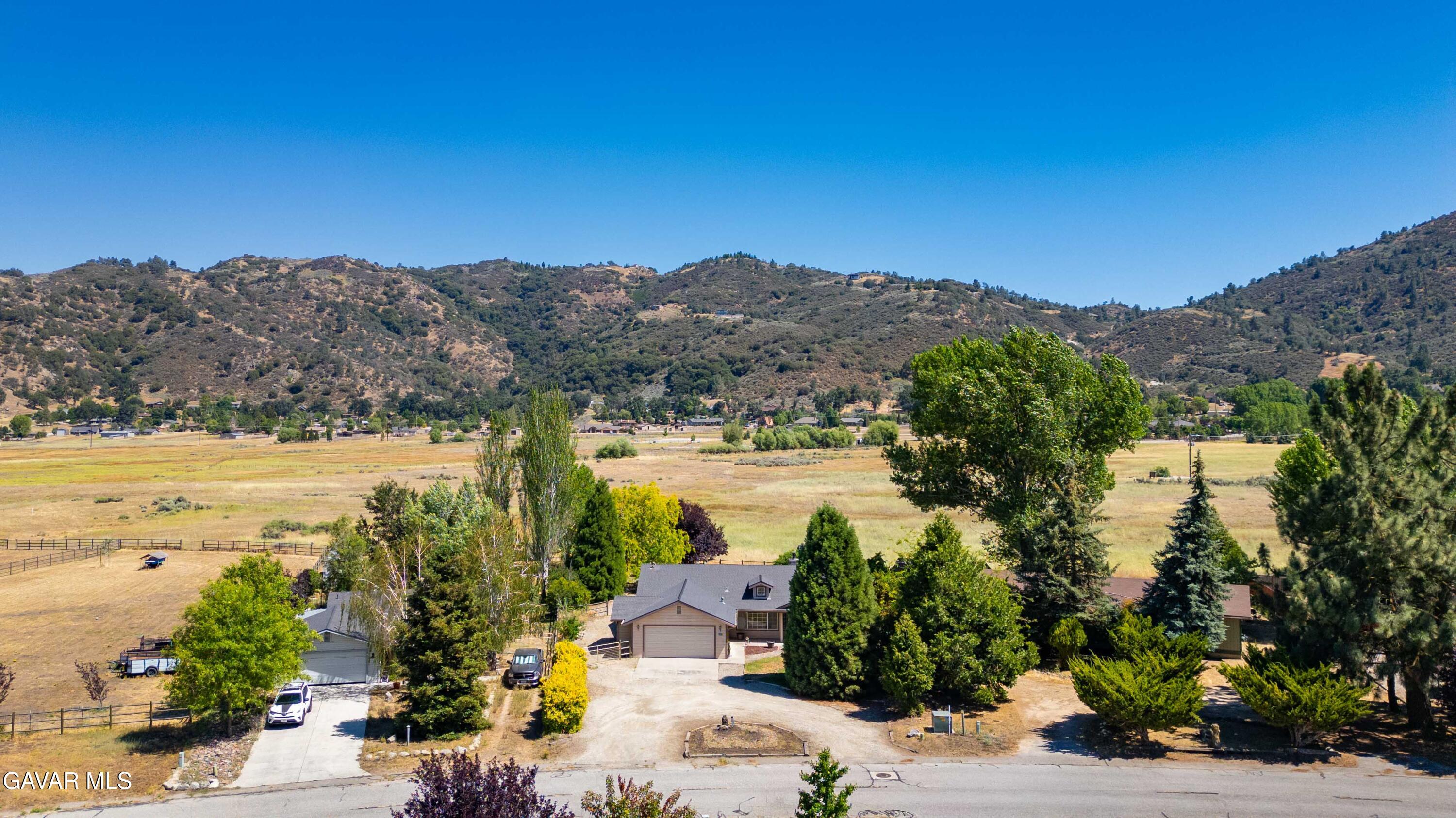 29960 Caddy Lane Tehachapi, CA 93561 - Photo 2 of 37 29960 Caddy Ln-1