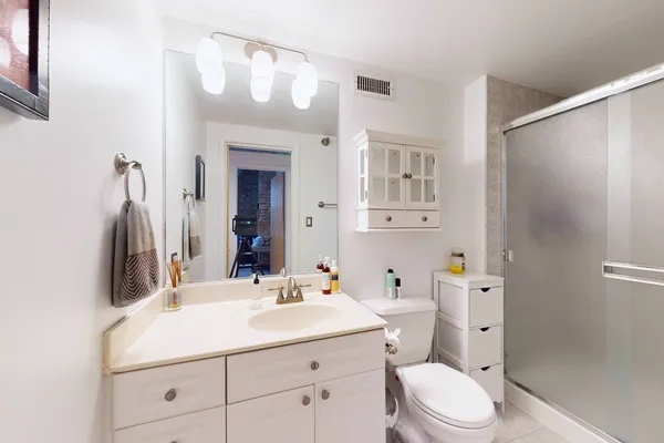 $3,400 | 417 South Jefferson Street, Unit 208B, Chicago, IL 60607