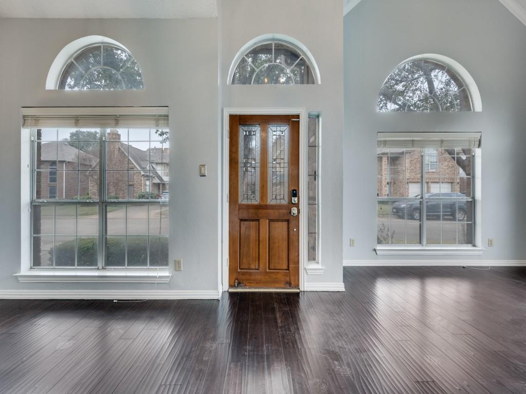 445 Moonlight Way Irving, TX 75063 - Photo 4 of 28