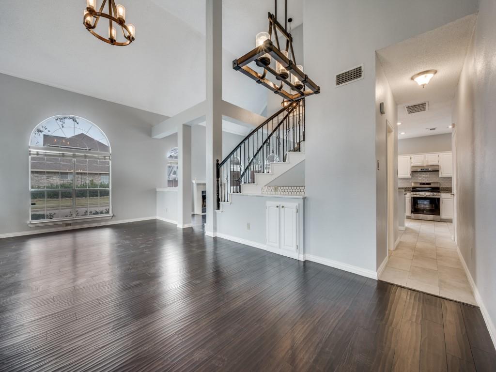 445 Moonlight Way Irving, TX 75063 - Photo 8 of 28