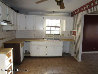 8852 Denny Road Jacksonville, FL 32220 - Photo 5 of 12 KITCHEN