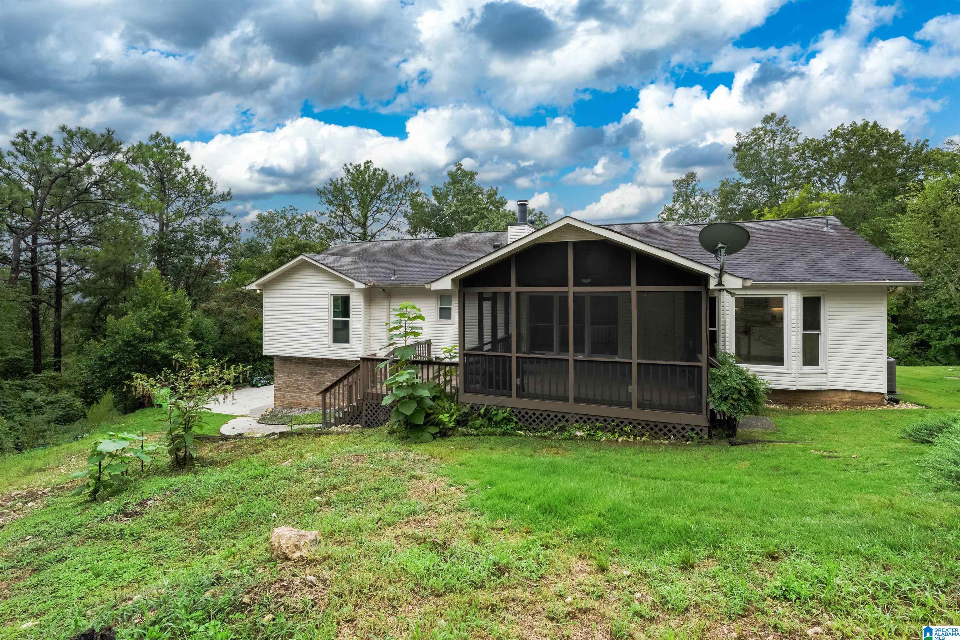 1101 Crest Road Leeds, AL 35094 - Photo 3 of 31