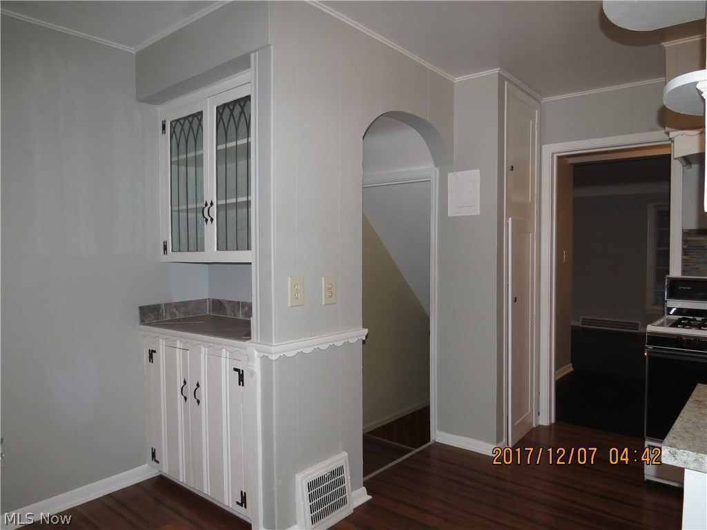14407 Alger Road Cleveland, OH 44111 - Photo 6 of 17 Gallery Image 6