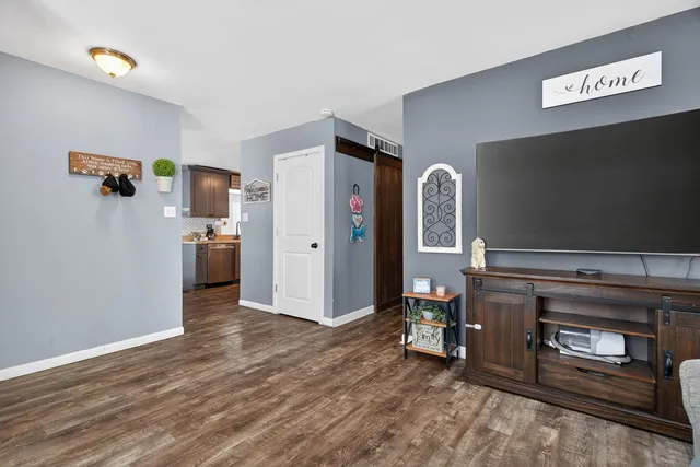 $310,000 | 20618 South Driftwood Drive, Frankfort, IL 60423