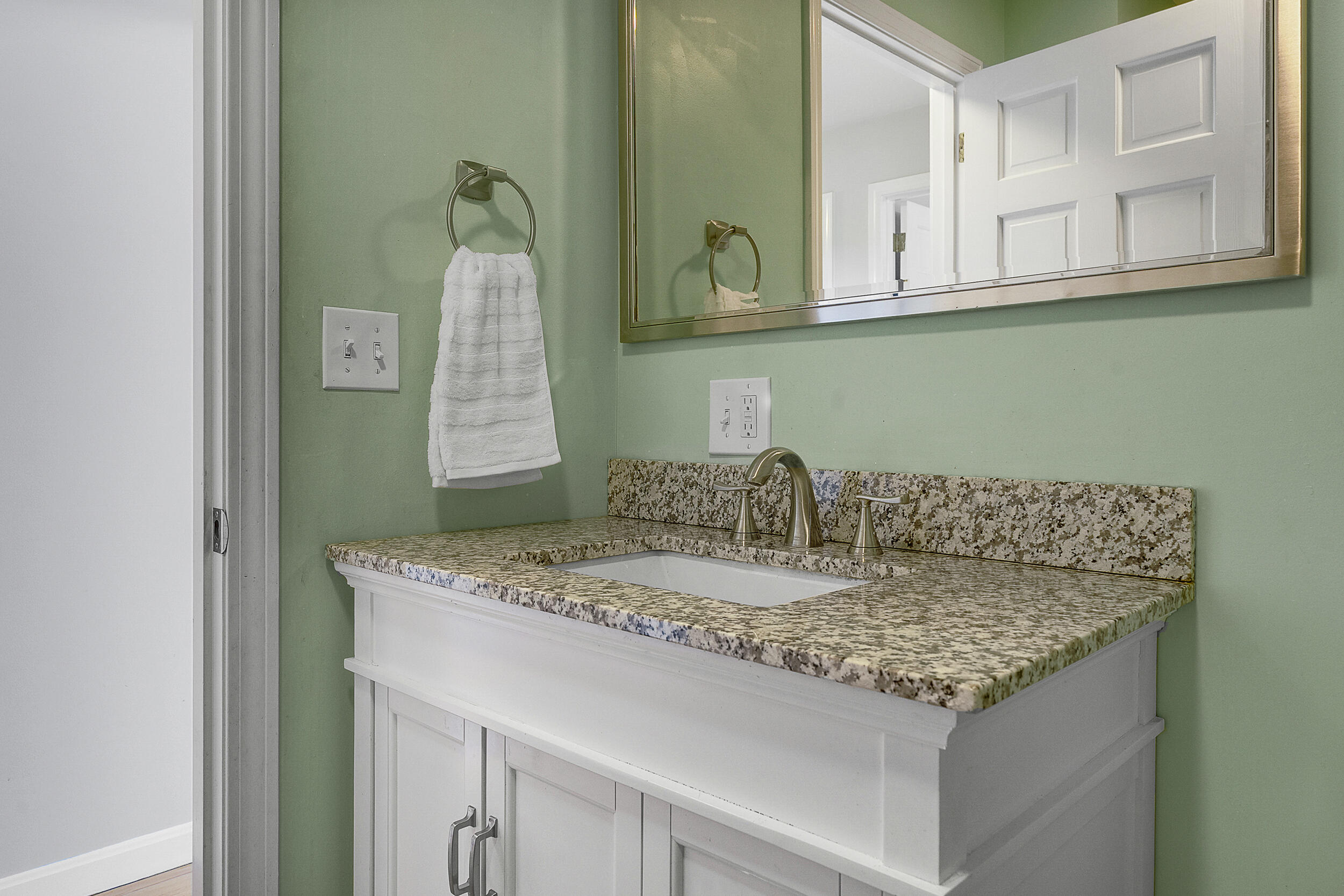 48 Range Road Cumberland, ME 04021 - Photo 21 of 42 28_48range-23