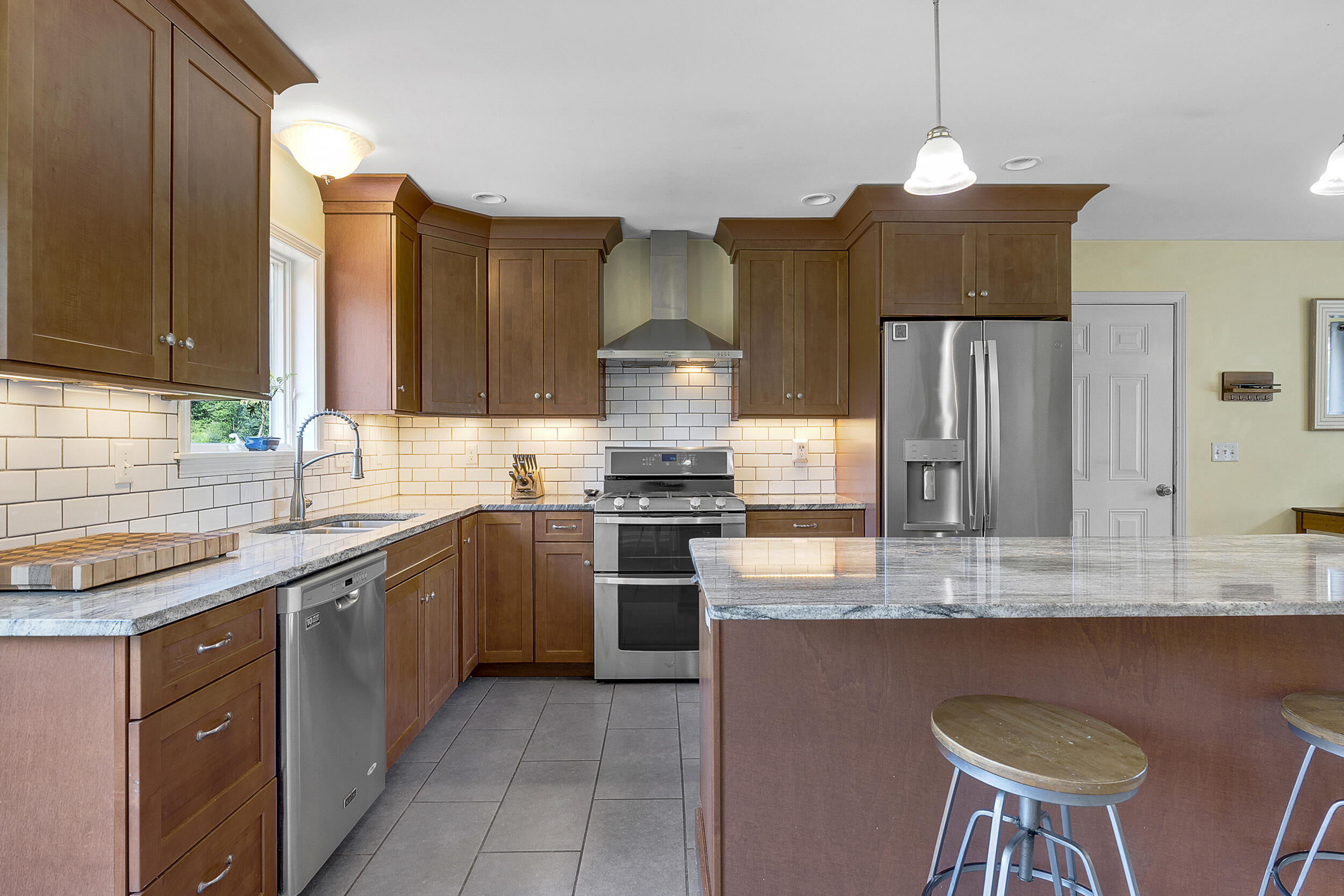 48 Range Road Cumberland, ME 04021 - Photo 7 of 42 7_48range-2