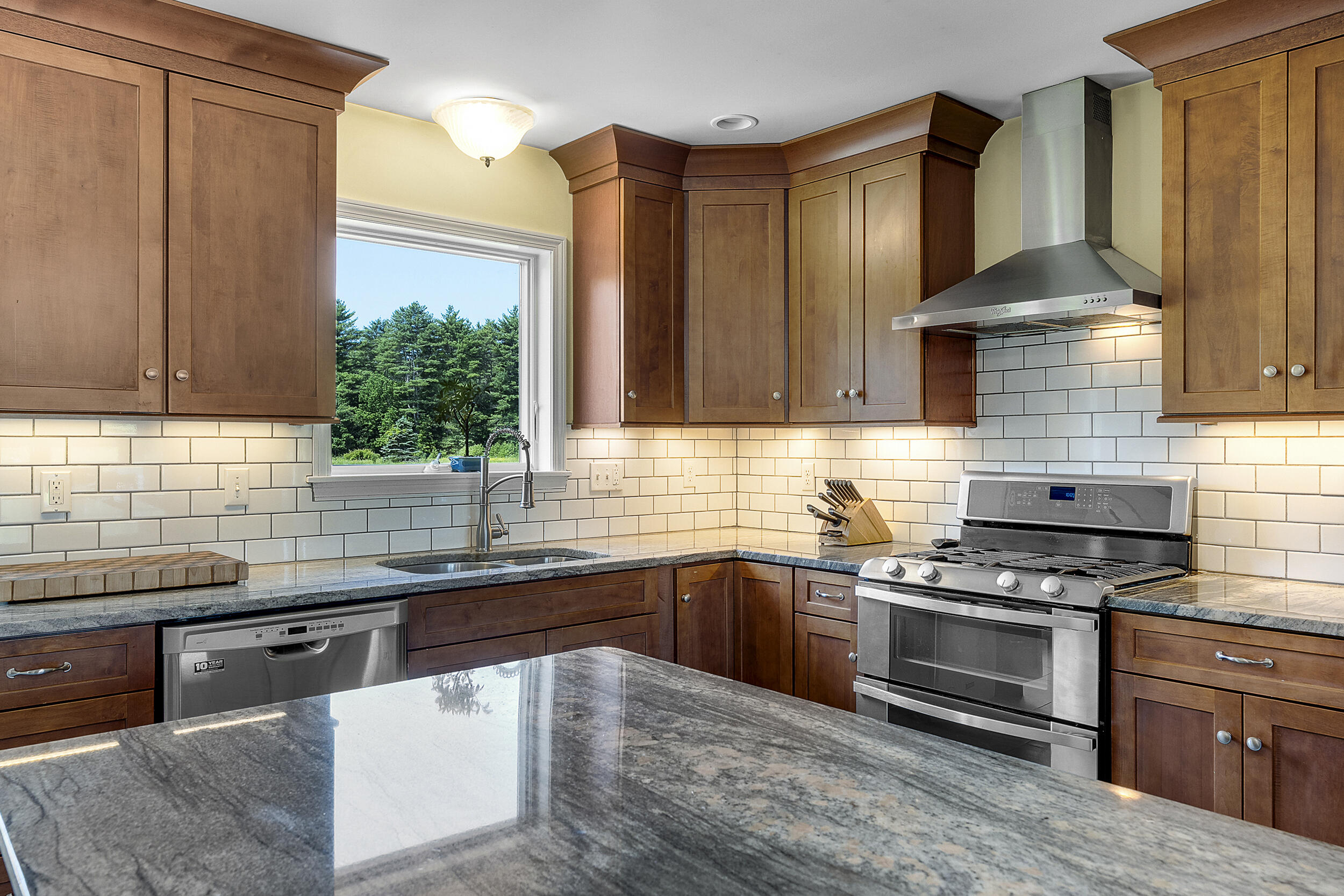 48 Range Road Cumberland, ME 04021 - Photo 9 of 42 13_48range-8