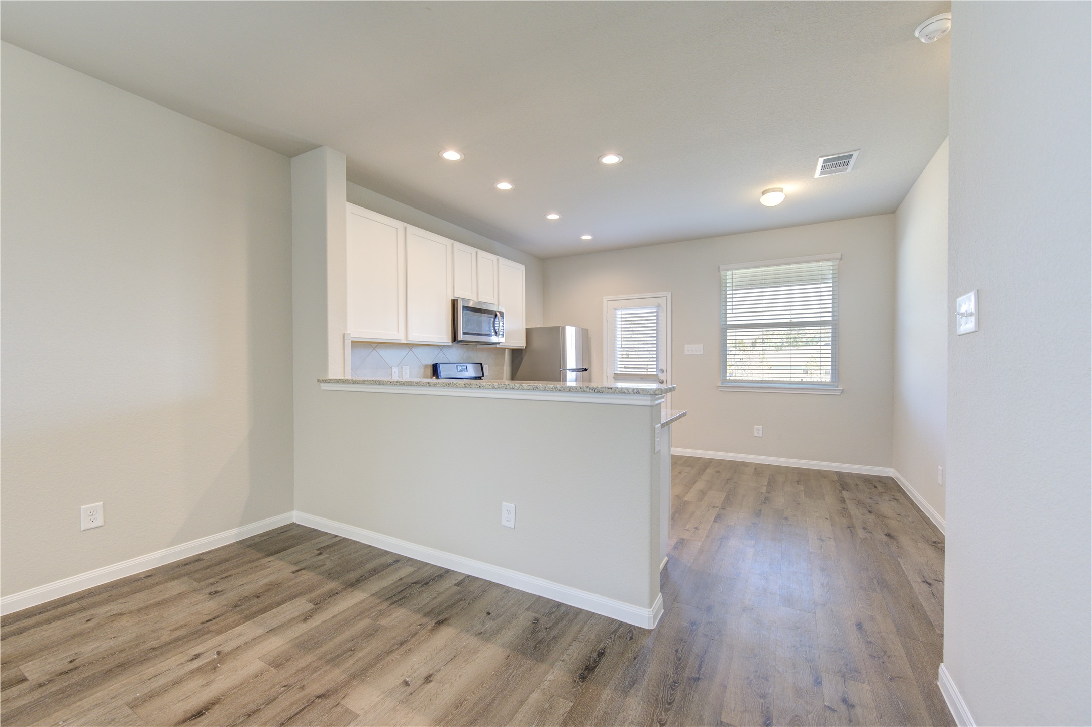 2534 Sturgeon Way Conroe, TX 77384 - Photo 9 of 28