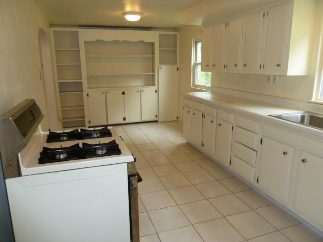 719 Hamil Road Penn Hills, PA 15147 - Photo 7 of 19 Kitchen.